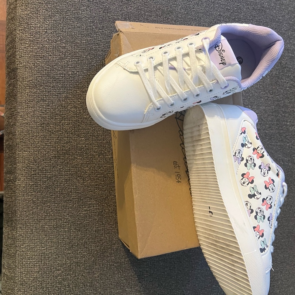 Disney White and Lavender Minnie Mouse Sneakers